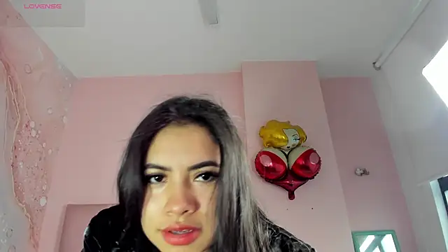 soyzarahtorres online show from 12/16/25, 09:31