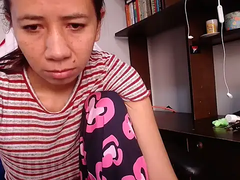 Erotic latina online show from 10/27/25, 12:31