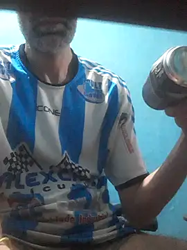 hugosafado333 online show from 11/08/25, 04:01