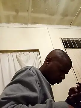 Snapshot of izinjamfee2 chatting on 11/07/25, 12:54 izinjamfee2 online show from 11/07/25, 12:54