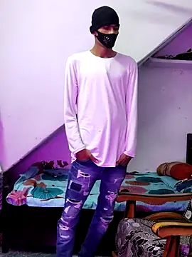 Snapshot of Habibi_big_b chatting on 10/25/25, 06:13 Habibi big b online show from 10/25/25, 06:13