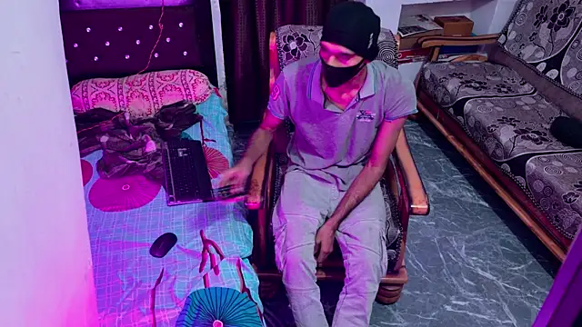 Snapshot of Habibi_big_b chatting on 11/03/25, 08:15 Habibi big b online show from 11/03/25, 08:15