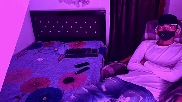 Snapshot of Habibi_big_b chatting on 11/07/25, 08:58 Habibi big b online show from 11/07/25, 08:58