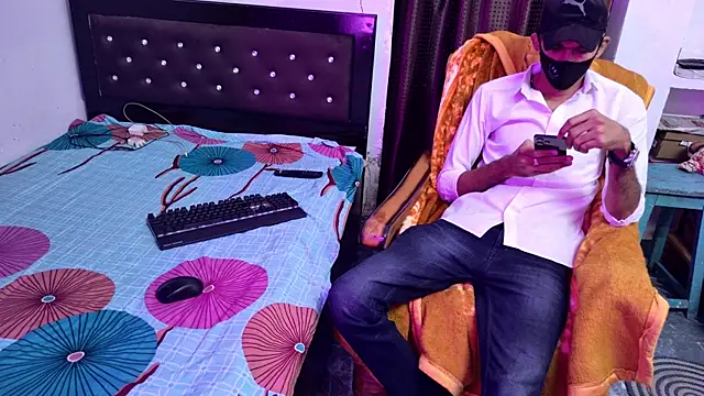 Snapshot of Habibi_big_b chatting on 11/09/25, 08:45 Habibi big b online show from 11/09/25, 08:45