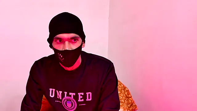 Snapshot of Habibi_big_b chatting on 11/25/25, 08:47 Habibi big b online show from 11/25/25, 08:47