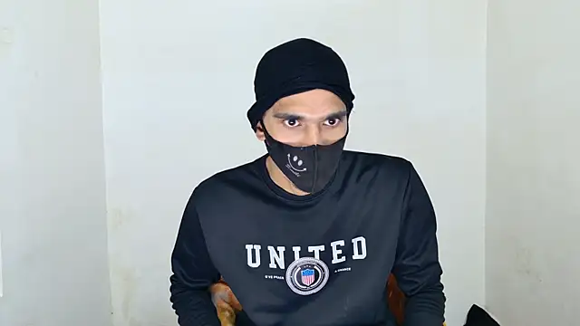 Snapshot of Habibi_big_b chatting on 12/17/25, 08:09 Habibi big b online show from 12/17/25, 08:09