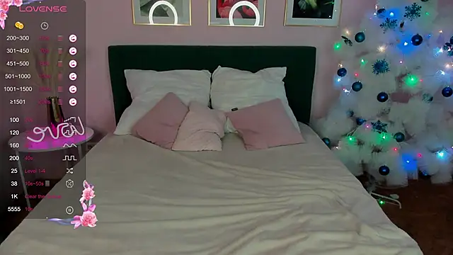 Snapshot of TiffanyWills chatting on 12/30/24, 06:09 TiffanyWills online show from 12/30/24, 06:09