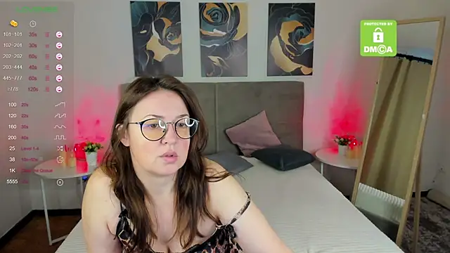 Snapshot of TiffanyWills chatting on 10/27/25, 02:48 TiffanyWills online show from 10/27/25, 02:48