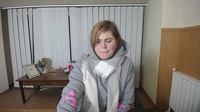 DaniellaKiss online show from 12/12/24, 08:32