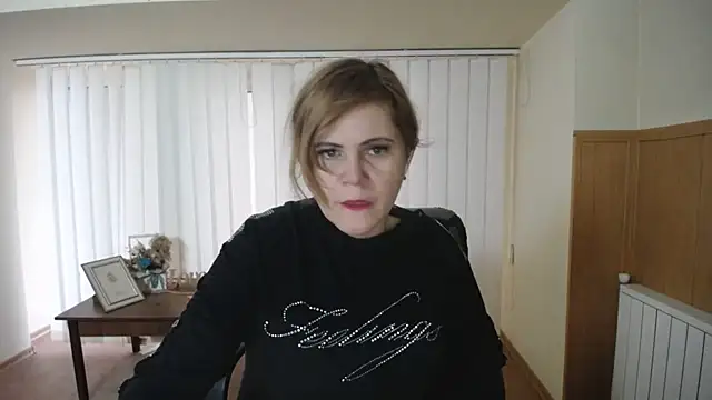 DaniellaKiss online show from 12/17/24, 08:56