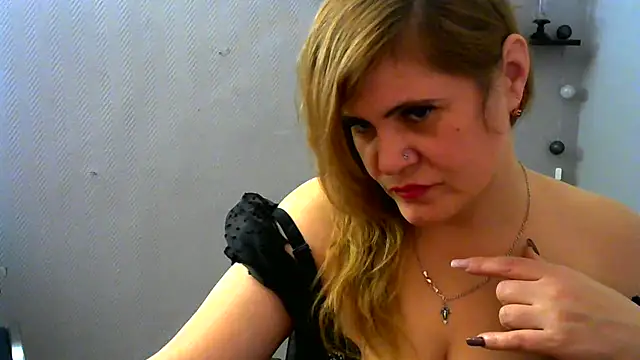 DaniellaKiss online show from 01/07/25, 05:12