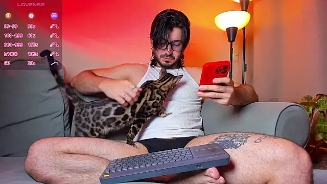 Ackerman Eren  online show from 10/09/25, 10:35