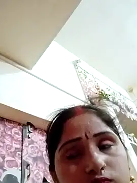 Snapshot of annaya_sweet chatting on 05/17/26, 07:28 annaya sweet online show from 05/17/26, 07:28