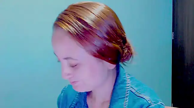 zoe jones3 online show from 12/17/24, 12:23