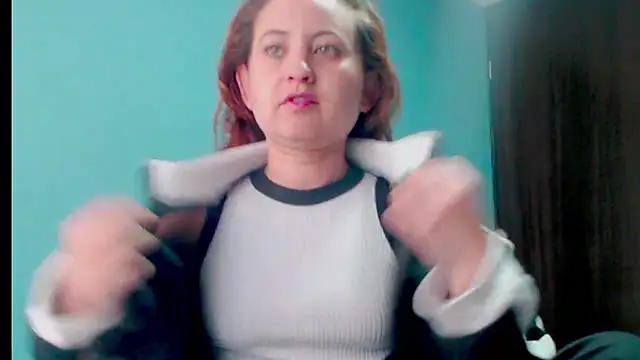 zoe jones3 online show from 02/21/25, 12:50