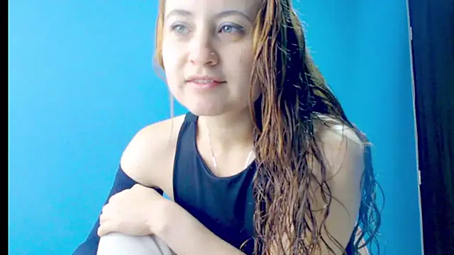 zoe jones3 online show from 03/15/25, 05:15
