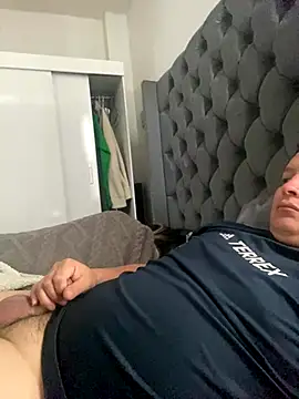 Snapshot of becal chatting on 10/28/25, 03:04 becal online show from 10/28/25, 03:04