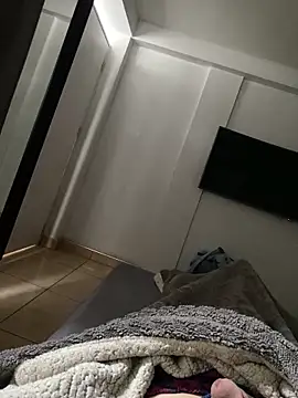 Snapshot of becal chatting on 11/29/25, 12:30 becal online show from 11/29/25, 12:30