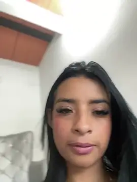 Laura fernandezII online show from 01/18/25, 09:45