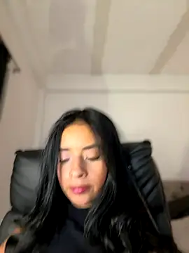 Snapshot of Laura_fernandezII chatting on 09/21/25, 03:19 Laura fernandezII online show from 09/21/25, 03:19