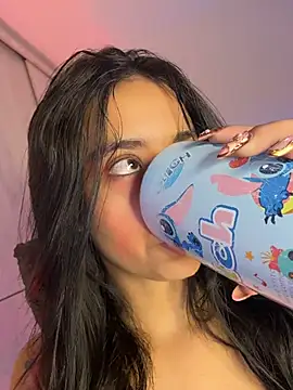 Snapshot of Laura_fernandezII chatting on 11/07/25, 08:09 Laura fernandezII online show from 11/07/25, 08:09