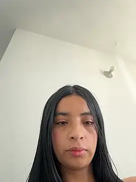 Snapshot of Laura_fernandezII chatting on 11/29/25, 04:43 Laura fernandezII online show from 11/29/25, 04:43