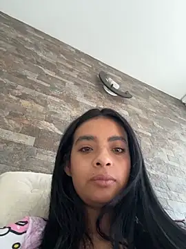 Snapshot of Laura_fernandezII chatting on 11/30/25, 11:25 Laura fernandezII online show from 11/30/25, 11:25