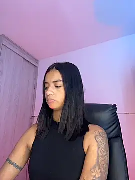 Laura fernandezII online show from 04/28/26, 06:46