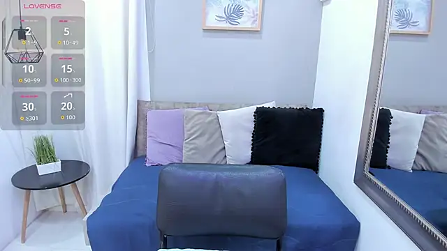 Snapshot of LenaRuiz_ chatting on 11/16/25, 12:00 LenaRuiz online show from 11/16/25, 12:00