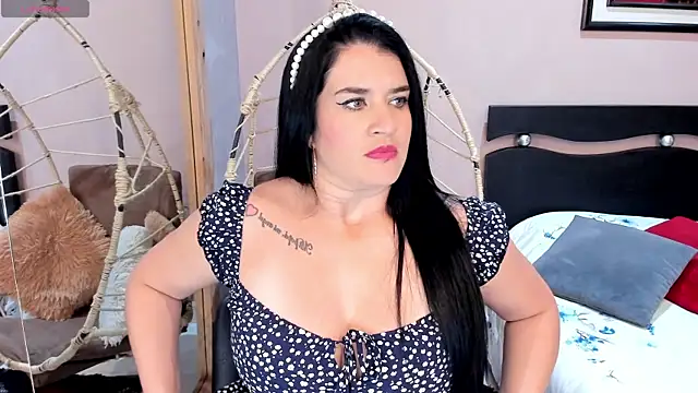 Snapshot of LenaRuiz_ chatting on 01/06/26, 11:58 LenaRuiz online show from 01/06/26, 11:58