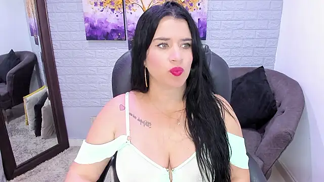 Snapshot of LenaRuiz_ chatting on 02/05/26, 11:59 LenaRuiz online show from 02/05/26, 11:59