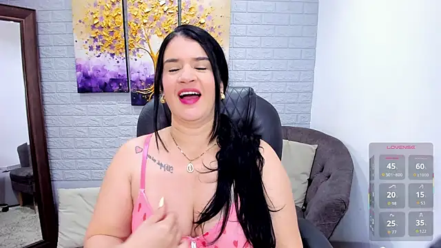 Snapshot of LenaRuiz_ chatting on 04/25/26, 12:08 LenaRuiz online show from 04/25/26, 12:08