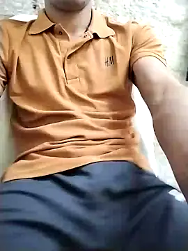 Snapshot of vicky0805 chatting on 12/25/24, 05:05 vicky0805 online show from 12/25/24, 05:05