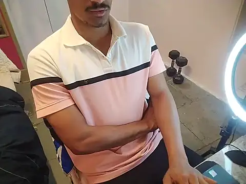 Snapshot of vicky0805 chatting on 09/30/25, 03:39 vicky0805 online show from 09/30/25, 03:39