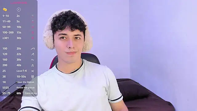 Snapshot of dani_2226 chatting on 10/23/25, 01:05 dani 2226 online show from 10/23/25, 01:05