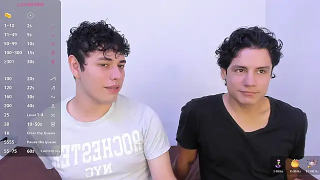 Snapshot of dani_2226 chatting on 10/24/25, 04:03 dani 2226 online show from 10/24/25, 04:03