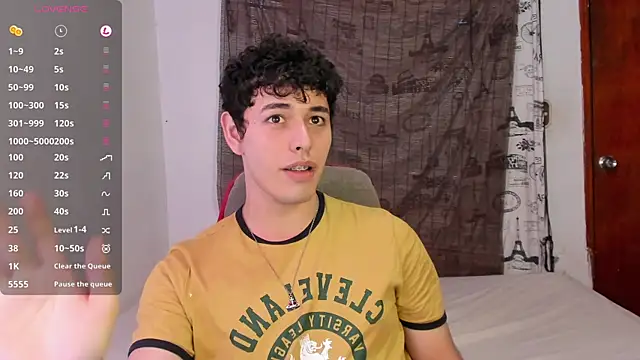 Snapshot of dani_2226 chatting on 11/08/25, 01:50 dani 2226 online show from 11/08/25, 01:50