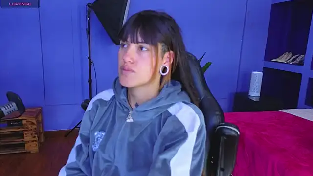  sharlotte777 online show from 10/17/25, 01:57