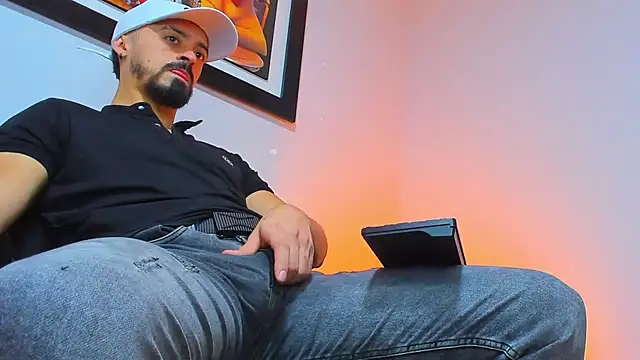 MAXIMUS MASTE3 online show from 10/17/25, 08:44