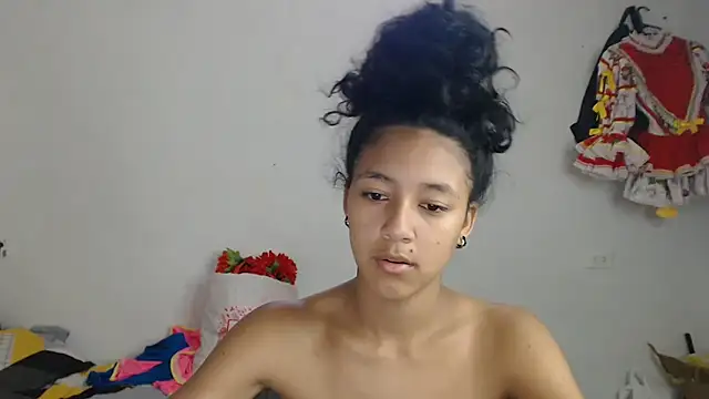 ley blus10 online show from 02/18/25, 04:37