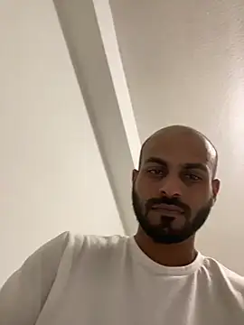 islandvybee55 online show from 12/14/24, 10:39