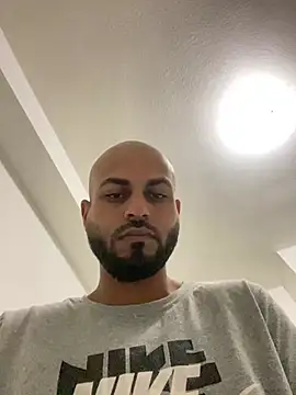 islandvybee55 online show from 02/14/25, 07:17