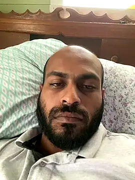 islandvybee55 online show from 11/18/25, 03:49