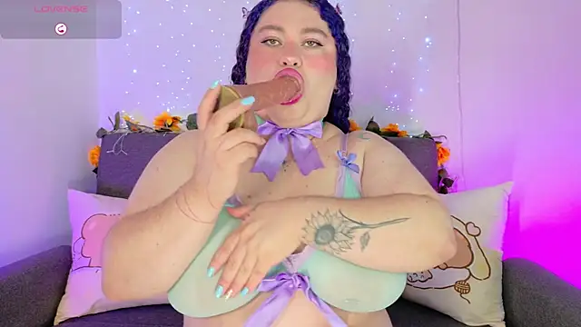 lunitaa0 online show from 05/13/26, 12:24