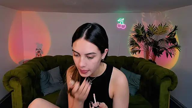 Snapshot of _shyy_girl chatting on 09/22/25, 08:11  shyy girl online show from 09/22/25, 08:11