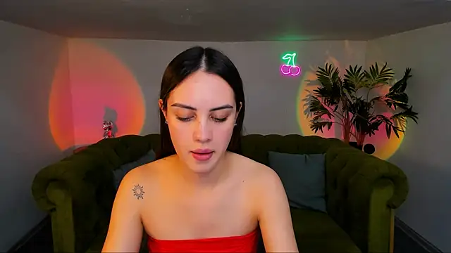 Snapshot of _shyy_girl chatting on 10/26/25, 08:37  shyy girl online show from 10/26/25, 08:37