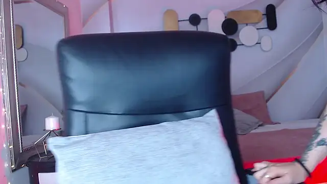 LessBoobs gh online show from 12/11/24, 12:02
