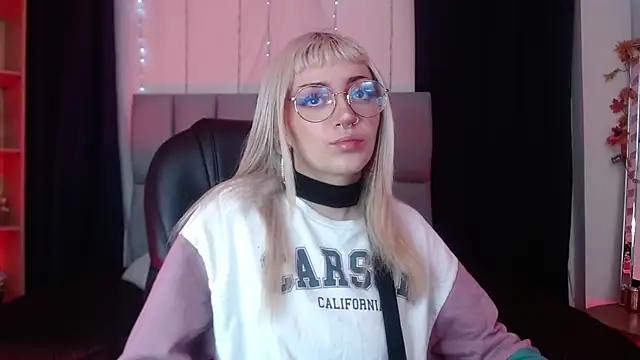 LessBoobs gh online show from 03/03/25, 11:44