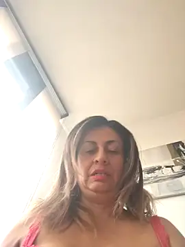 Snapshot of Latiinvenushot chatting on 11/12/25, 03:12 Latiinvenushot online show from 11/12/25, 03:12