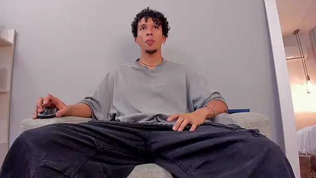 Snapshot of Dominick_star chatting on 10/26/25, 03:56 Dominick star online show from 10/26/25, 03:56